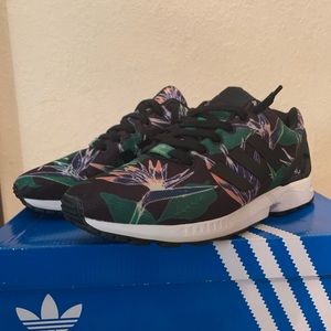 ZX FLUX FLORAL SIZE10 & FREE MATCHING SHIRT!